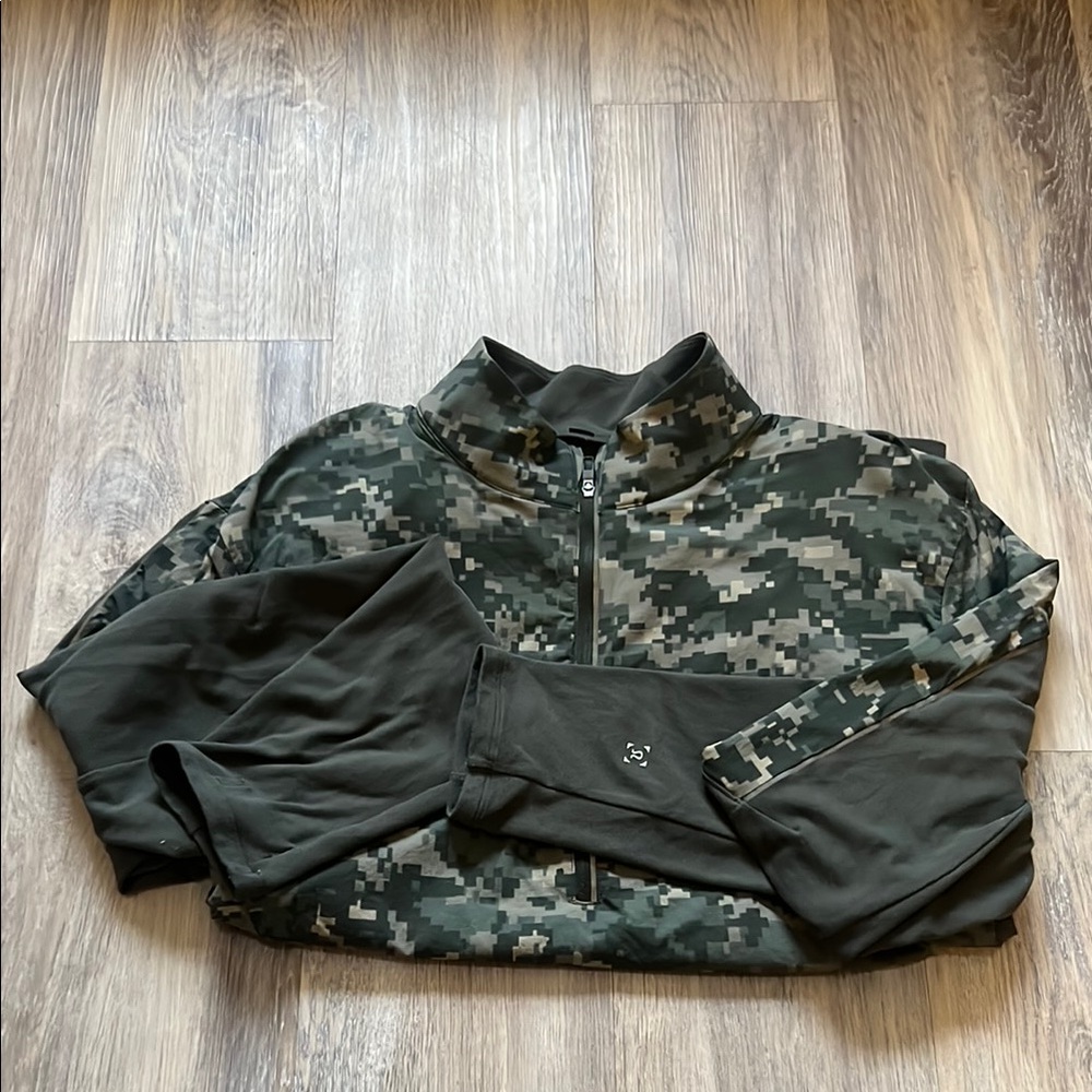Lululemon Athletica Men's Digital Camo Printed Quater Zip